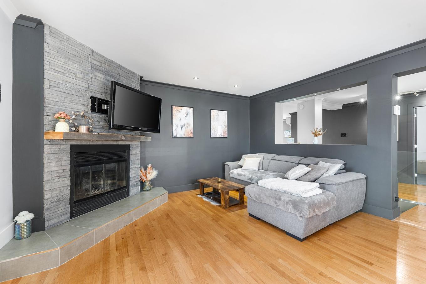 Salon - 1265 Rue O'Diana, Terrebonne (Lachenaie), QC - Indoor Photo Showing Living Room With Fireplace