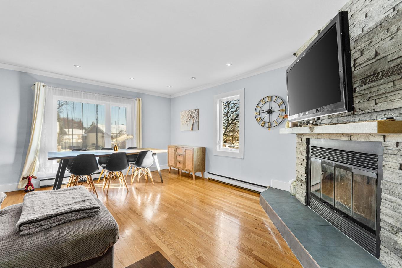 Salon - 1265 Rue O'Diana, Terrebonne (Lachenaie), QC - Indoor Photo Showing Living Room With Fireplace