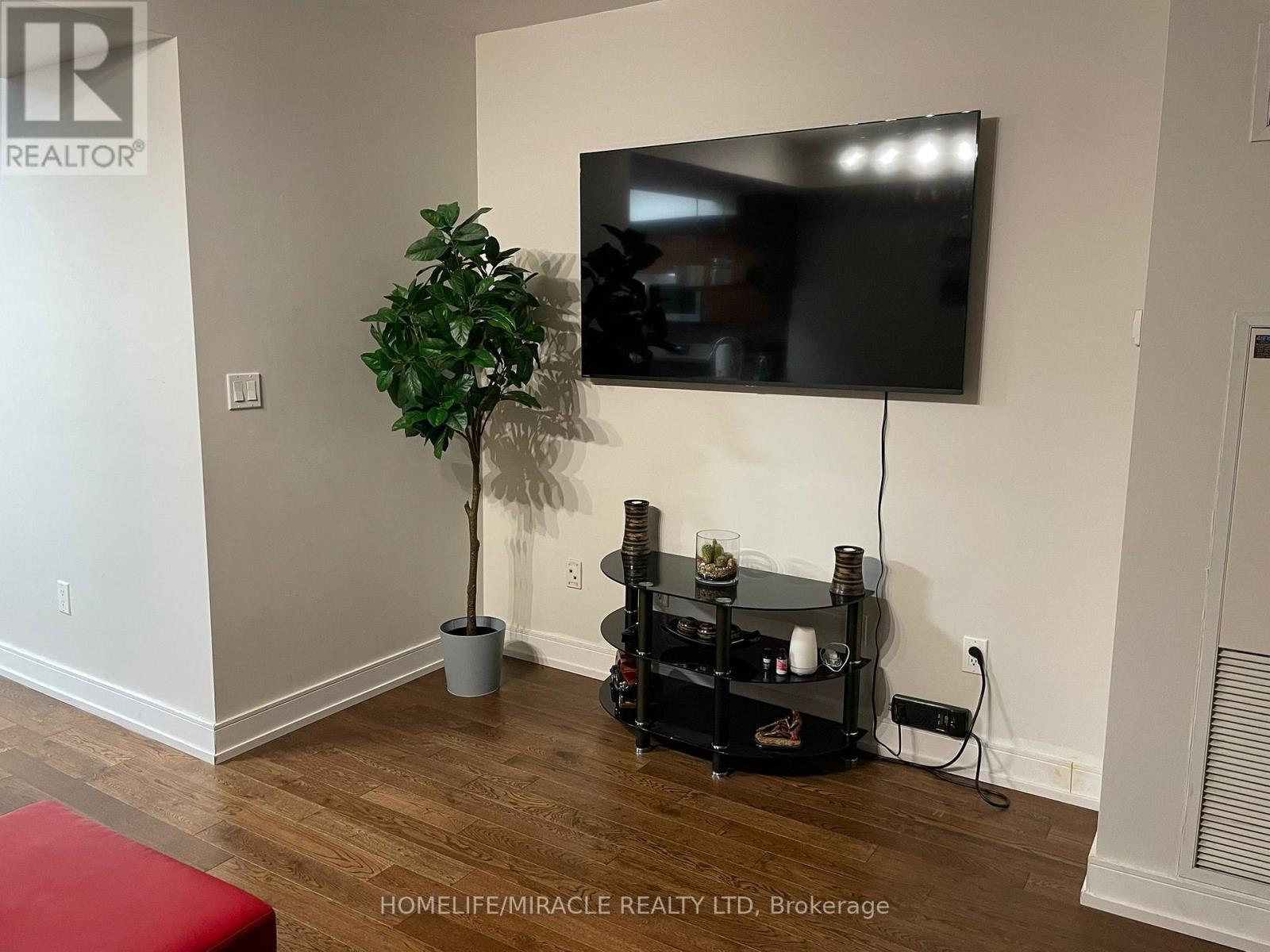 2805 - 35 Mariner Terrace, Toronto, ON - Indoor