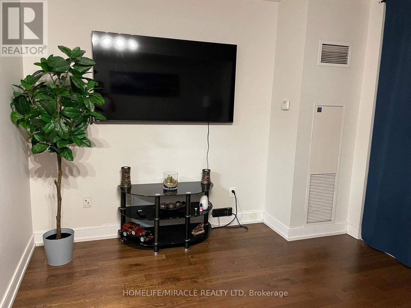 2805 - 35 Mariner Terrace, Toronto, ON - Indoor