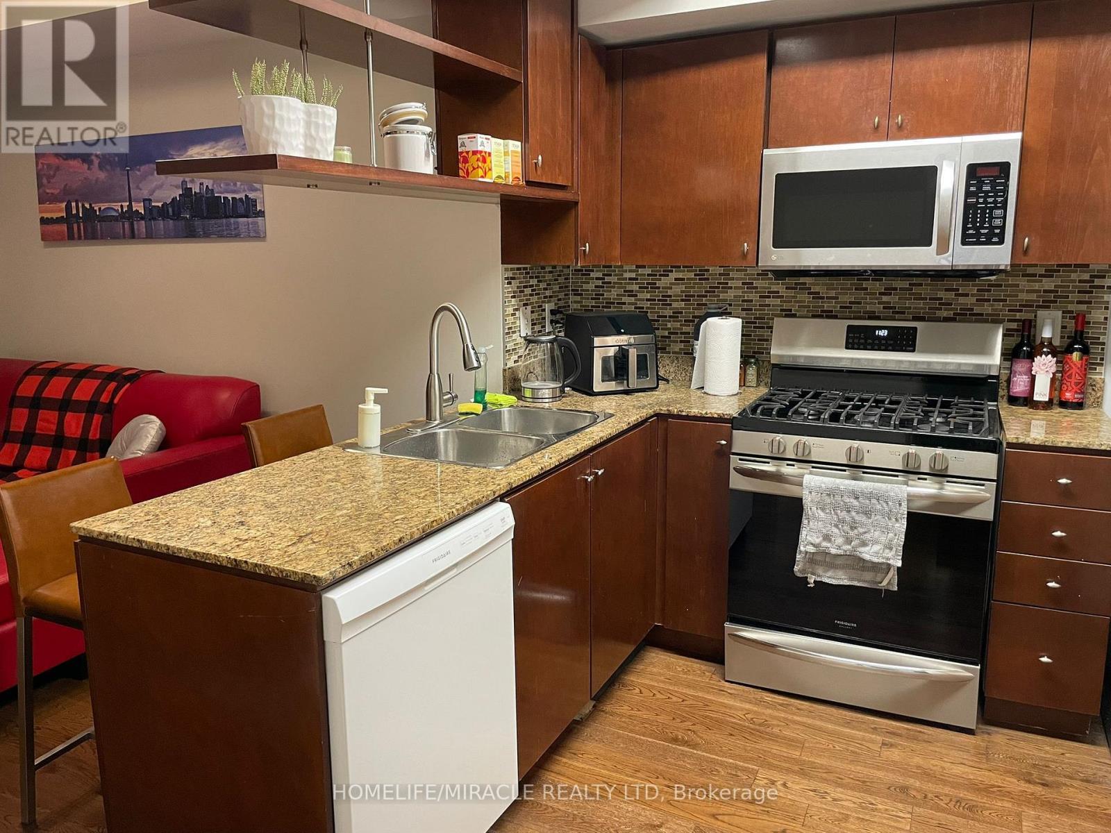 2805 - 35 Mariner Terrace, Toronto, ON - Indoor Photo Showing Kitchen With Double Sink