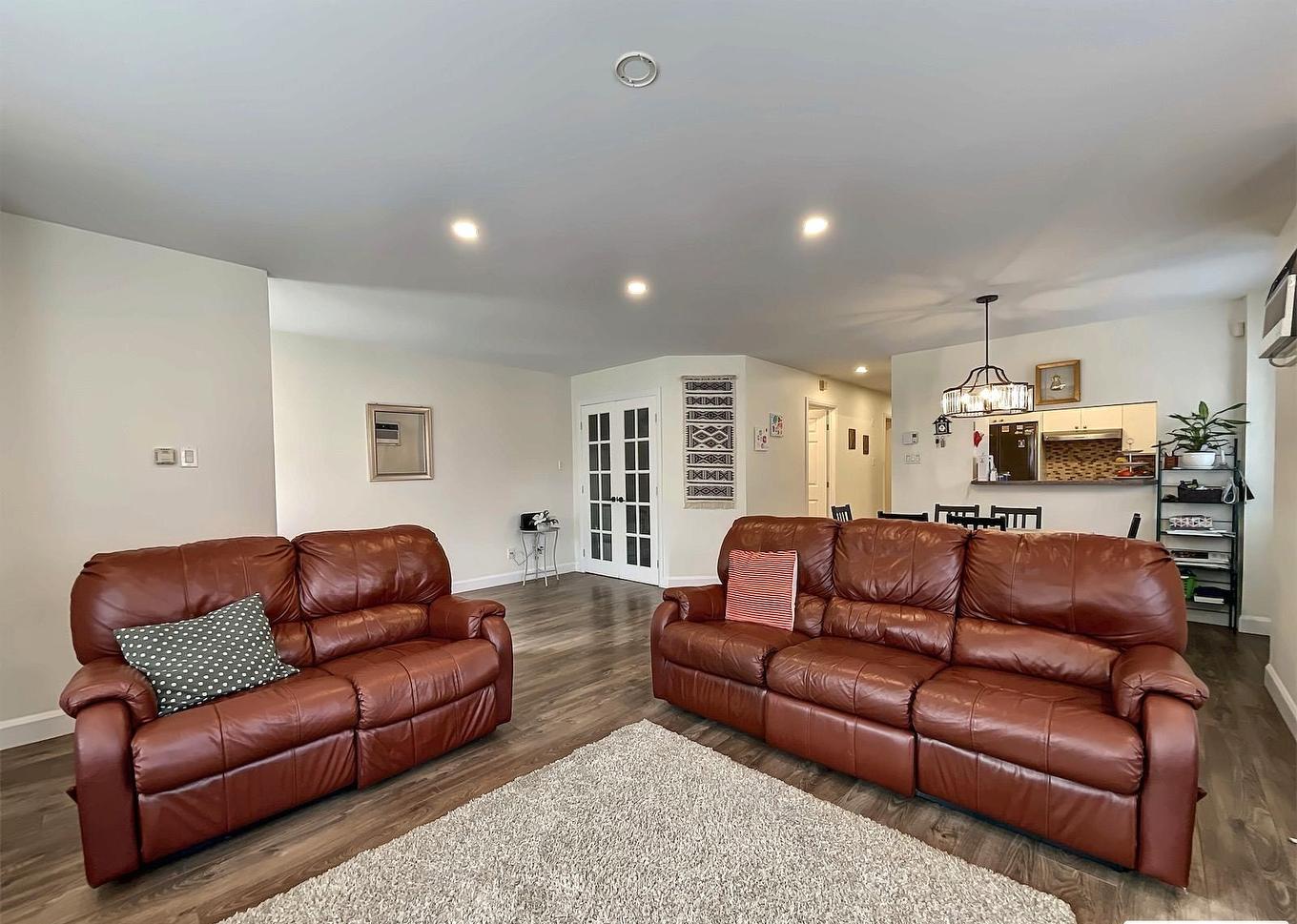 Salon - 1252 Rue Notre-Dame-De-Fatima, Laval (Pont-Viau), QC - Indoor Photo Showing Living Room