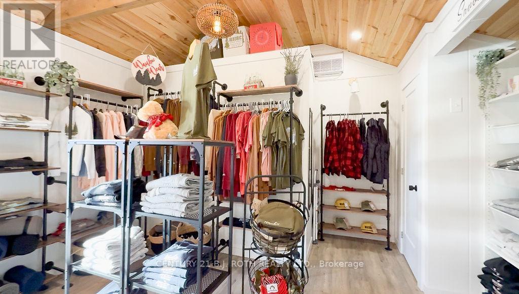 27 Sr406 Shore, Muskoka Lakes, ON