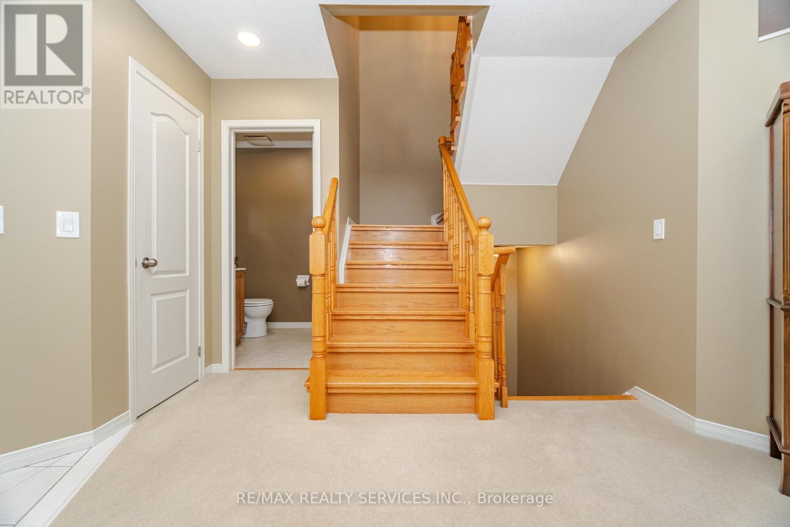 8 Inwood Place, Brampton, ON - Indoor Photo Showing Other Room