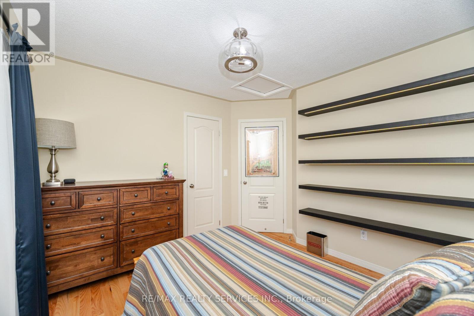 8 Inwood Place, Brampton, ON - Indoor Photo Showing Bedroom