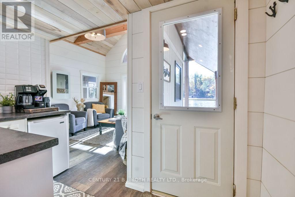 27 Sr406 Shore, Muskoka Lakes, ON