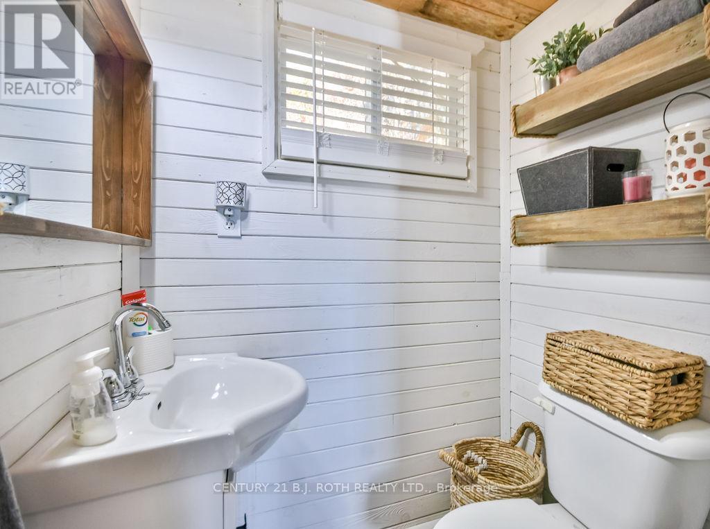 27 Sr406 Shore, Muskoka Lakes, ON