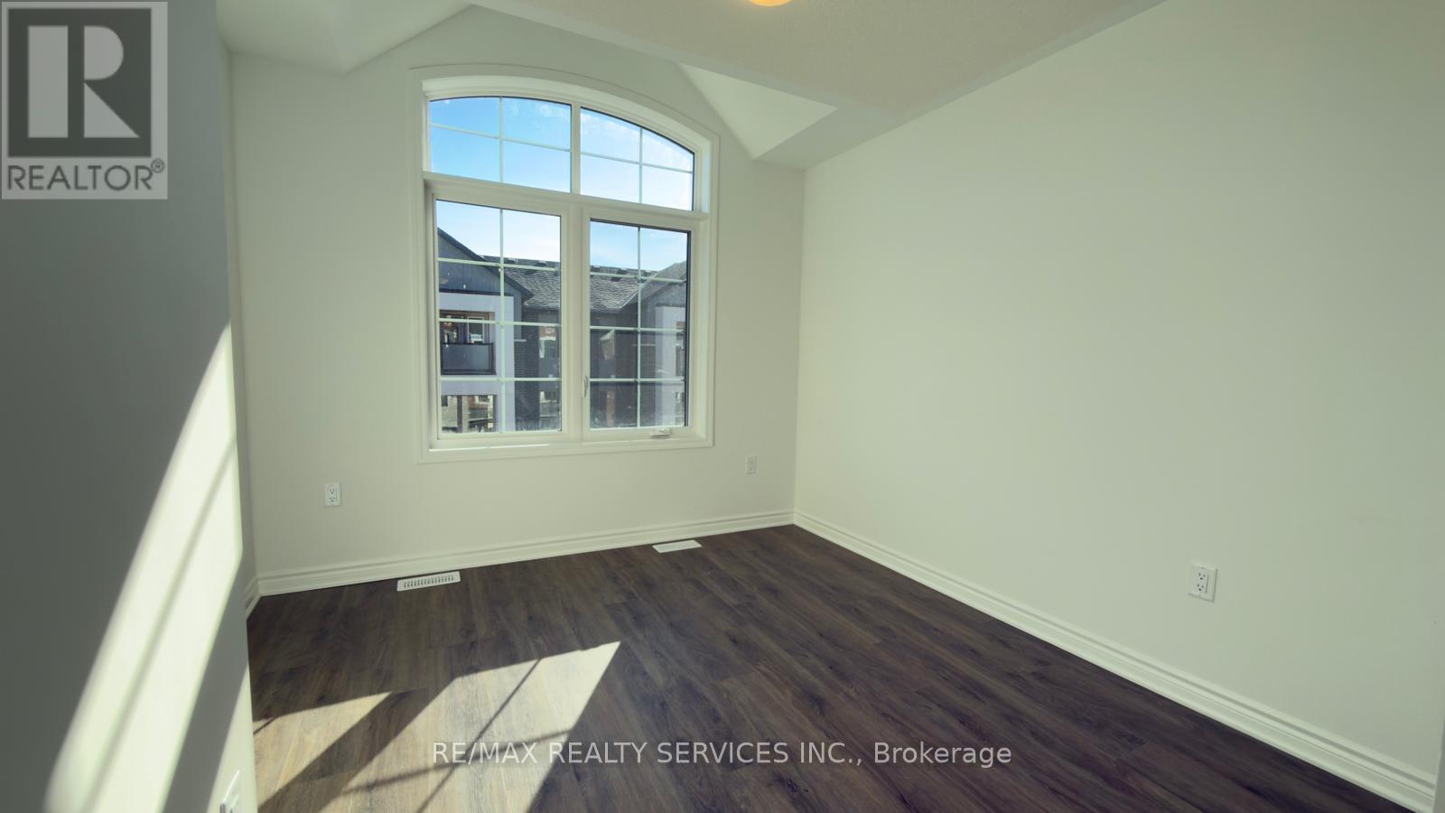 41 Yellow Rail Crescent, Brampton, ON - Indoor Photo Showing Other Room