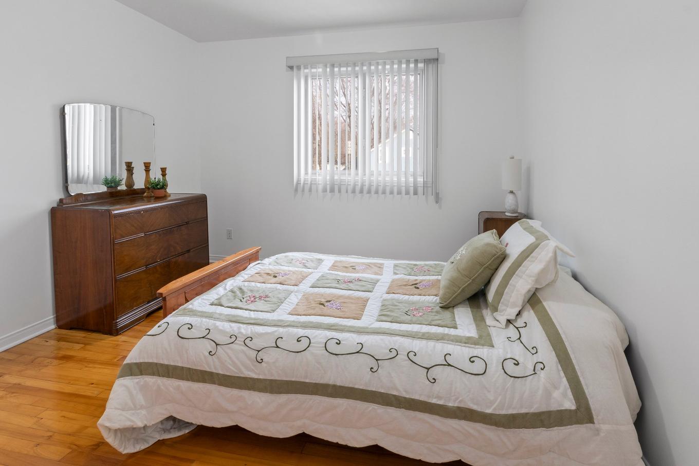 Chambre à coucher - 99 Rue Hamilton, Châteauguay, QC - Indoor Photo Showing Bedroom