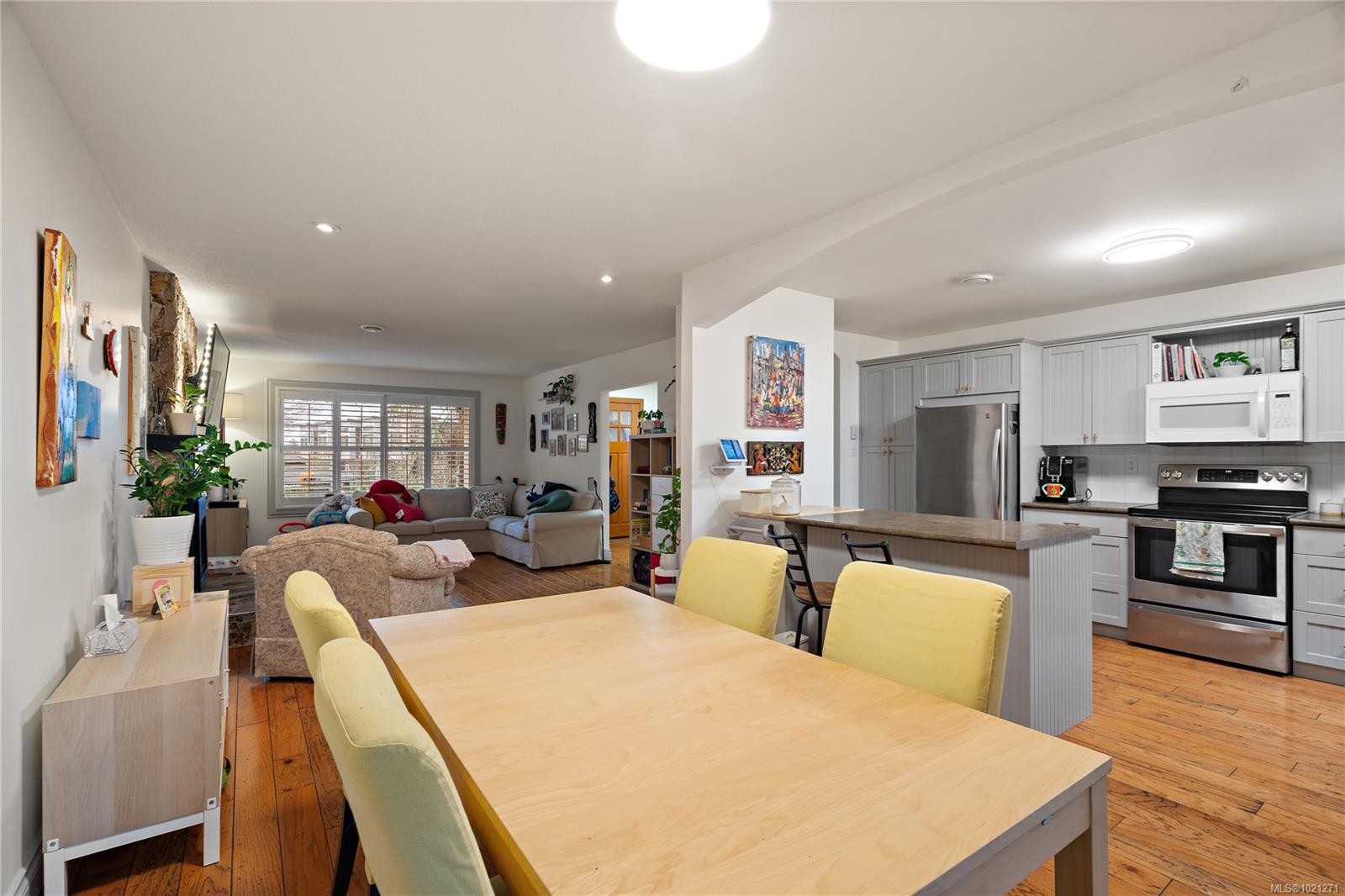 4000 Cedar Hill Rd, Saanich, BC