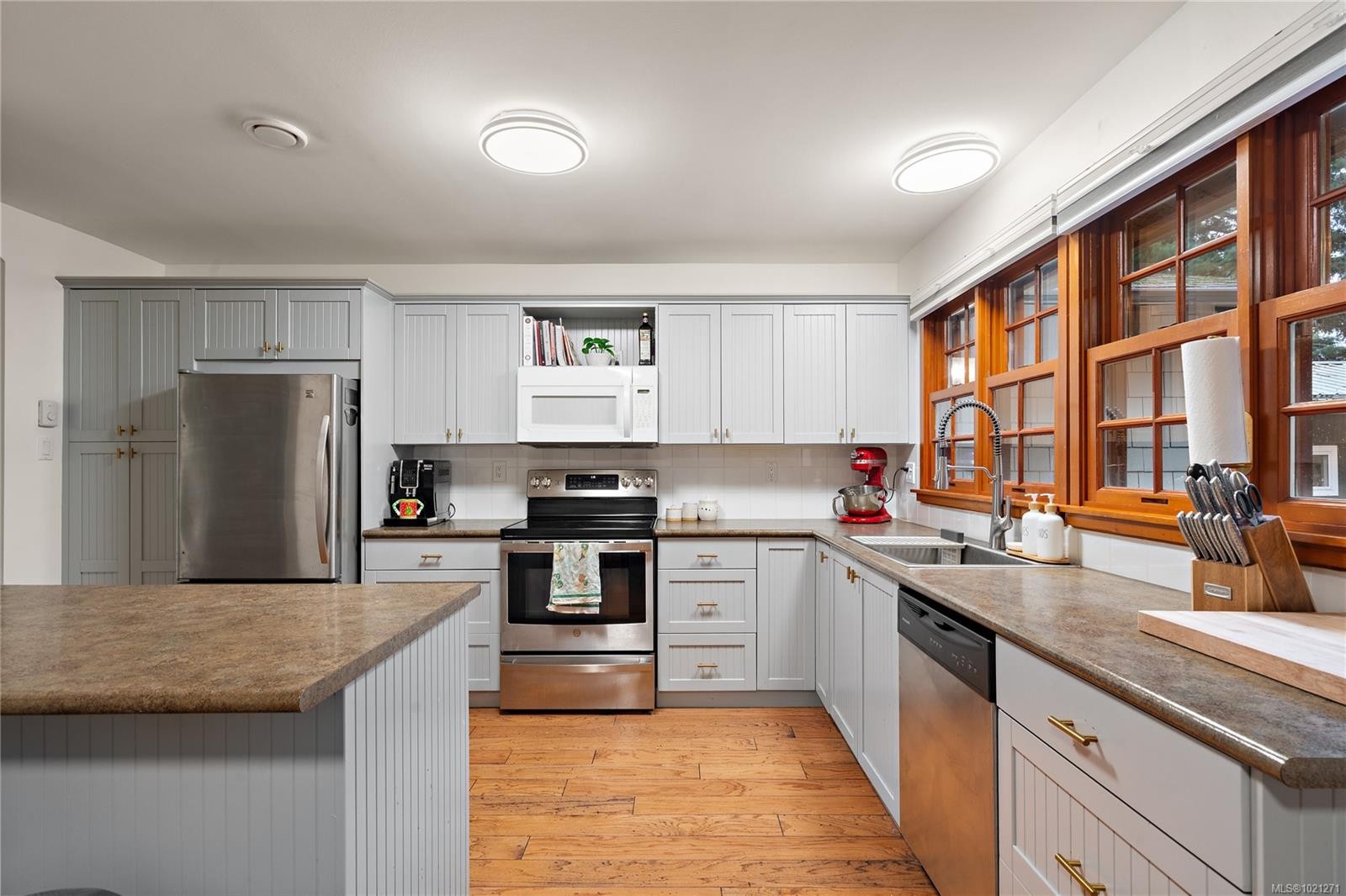 4000 Cedar Hill Rd, Saanich, BC