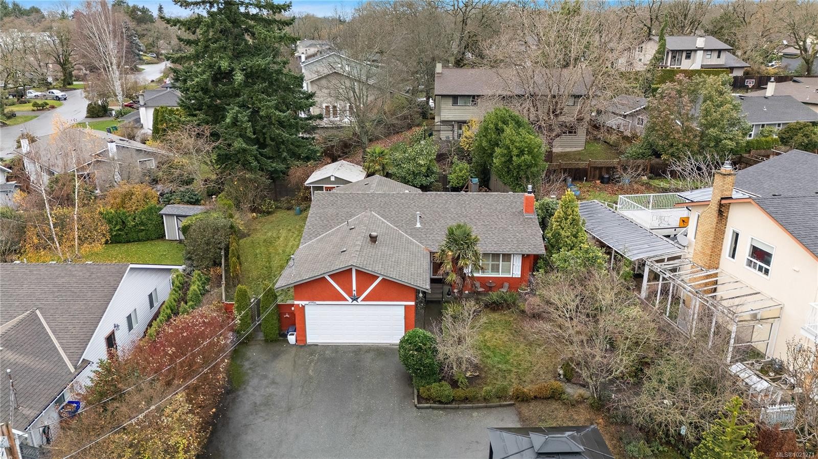 4000 Cedar Hill Rd, Saanich, BC