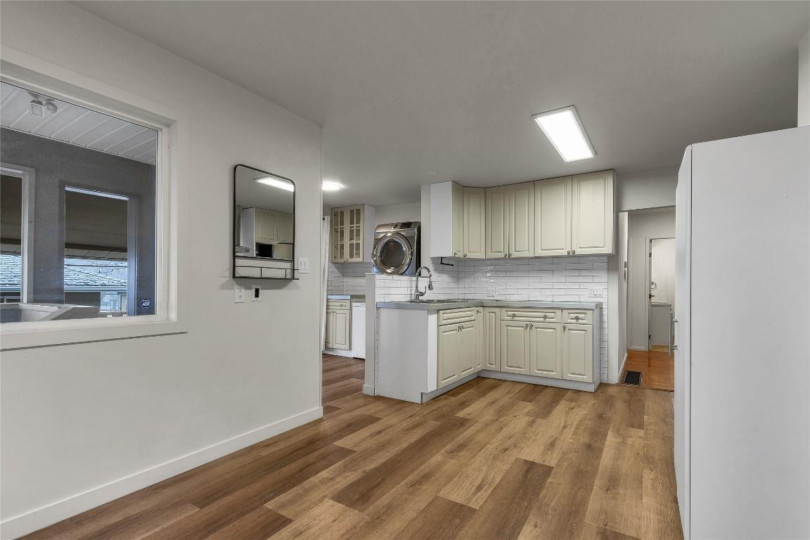 4214 34 Street, Vernon, BC - Indoor Photo Showing Kitchen