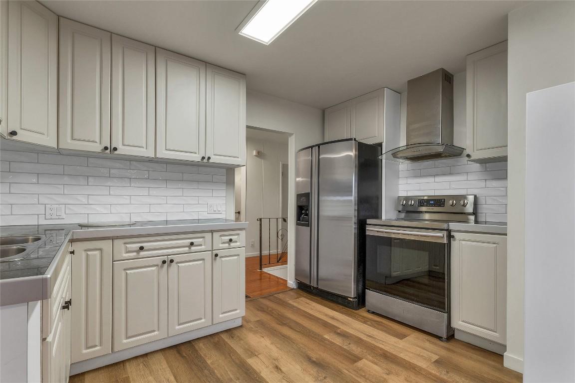 4214 34 Street, Vernon, BC - Indoor Photo Showing Kitchen