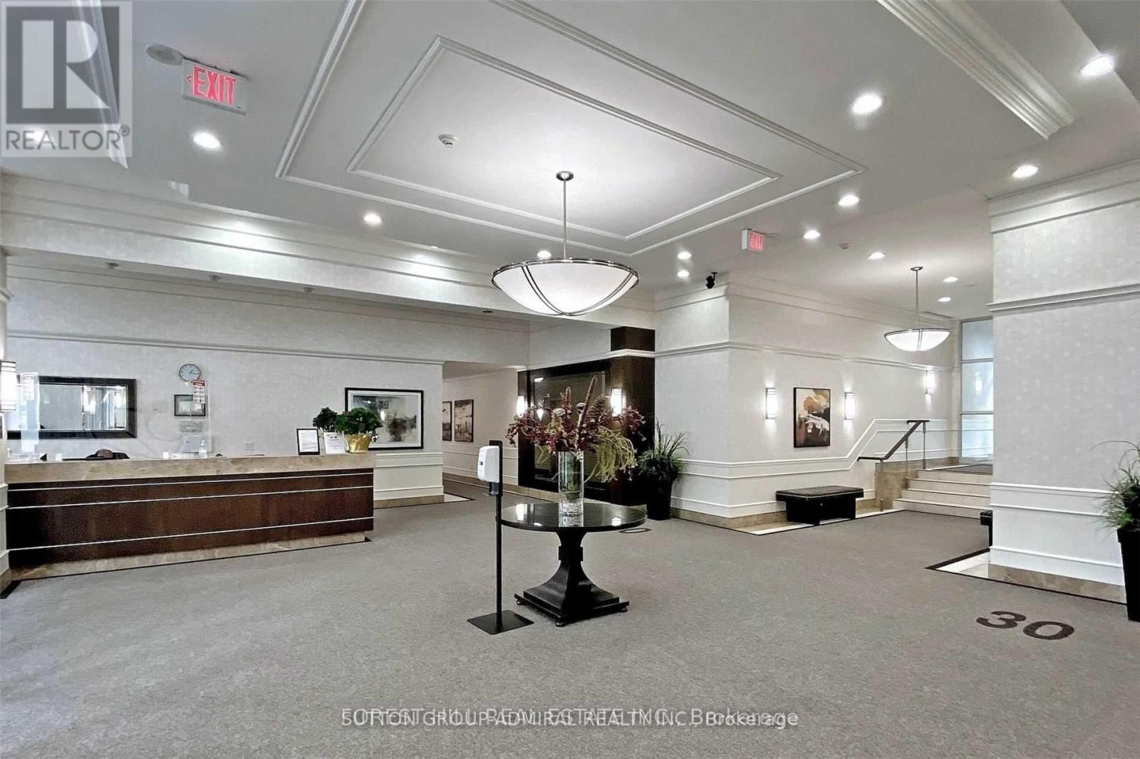 1612 - 30 North Park Road, Vaughan, ON - Indoor Photo Showing Other Room