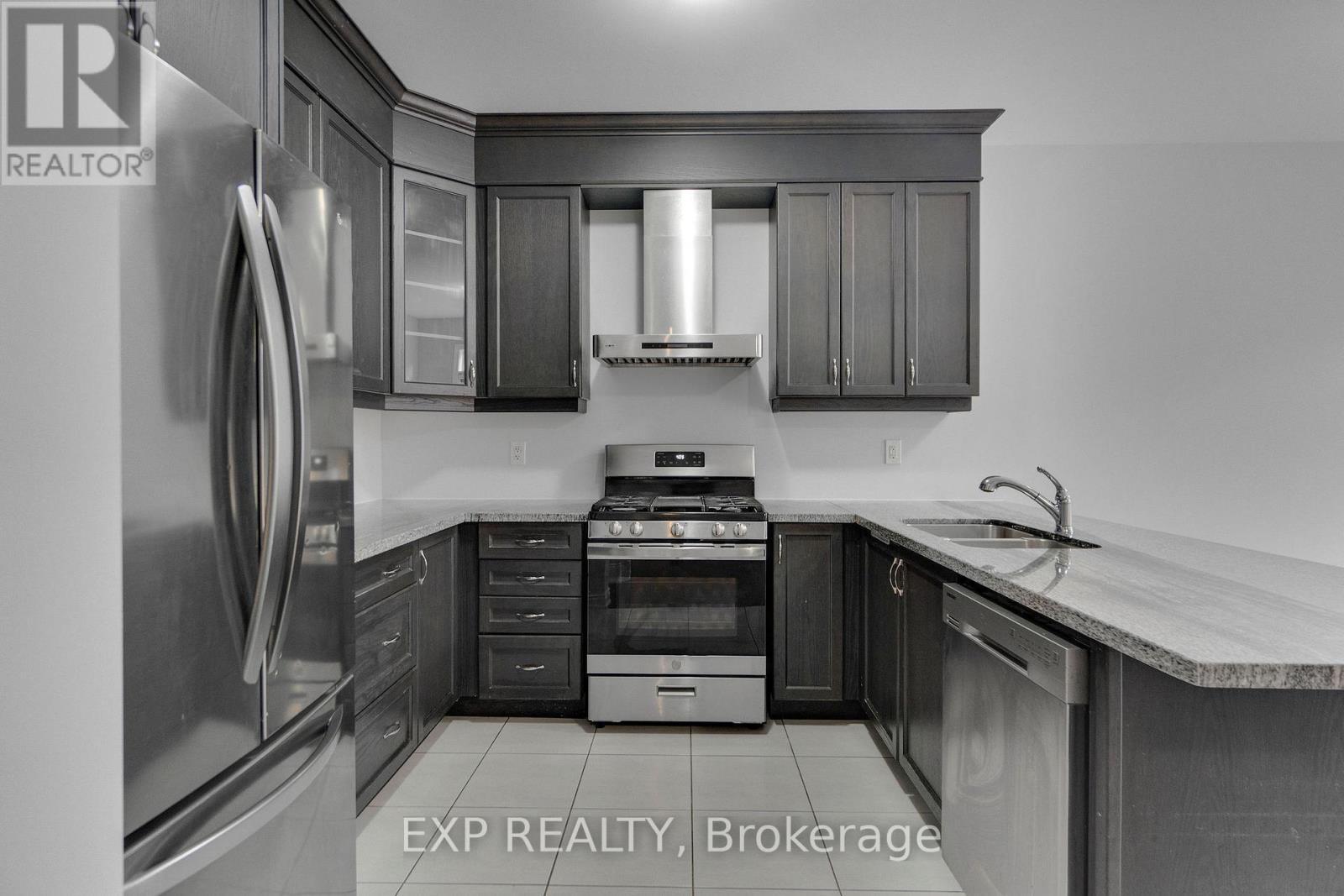 15 Benhurst Crescent, Brampton, ON - Indoor Photo Showing Kitchen With Double Sink