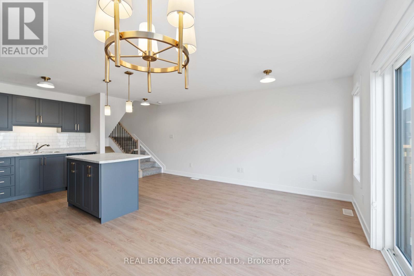 36 Margaret Graham Terrace, Smiths Falls, ON - Indoor Photo Showing Kitchen With Upgraded Kitchen