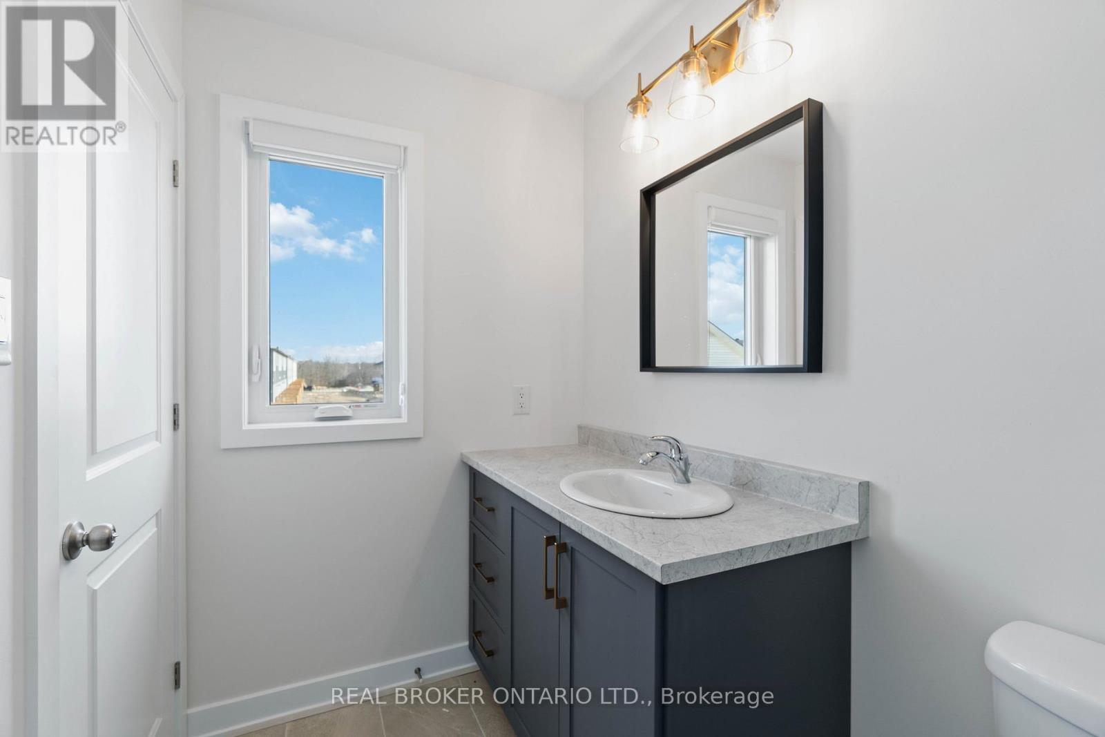 36 Margaret Graham Terrace, Smiths Falls, ON - Indoor Photo Showing Bathroom