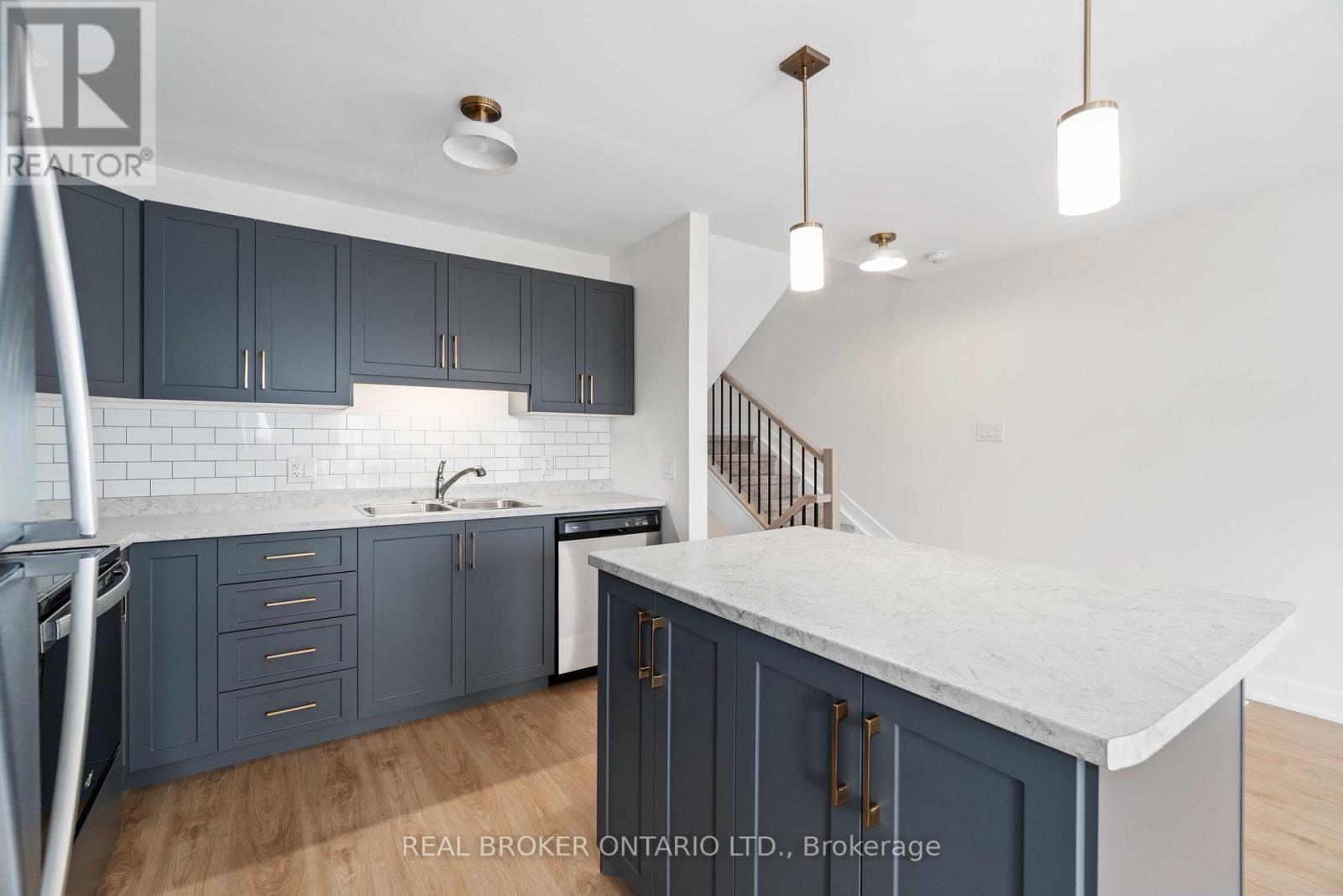 36 Margaret Graham Terrace, Smiths Falls, ON - Indoor Photo Showing Kitchen With Upgraded Kitchen