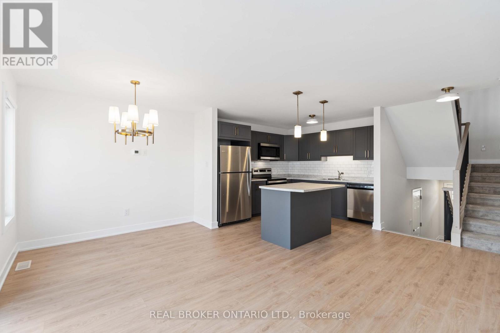 36 Margaret Graham Terrace, Smiths Falls, ON - Indoor Photo Showing Kitchen With Stainless Steel Kitchen With Upgraded Kitchen