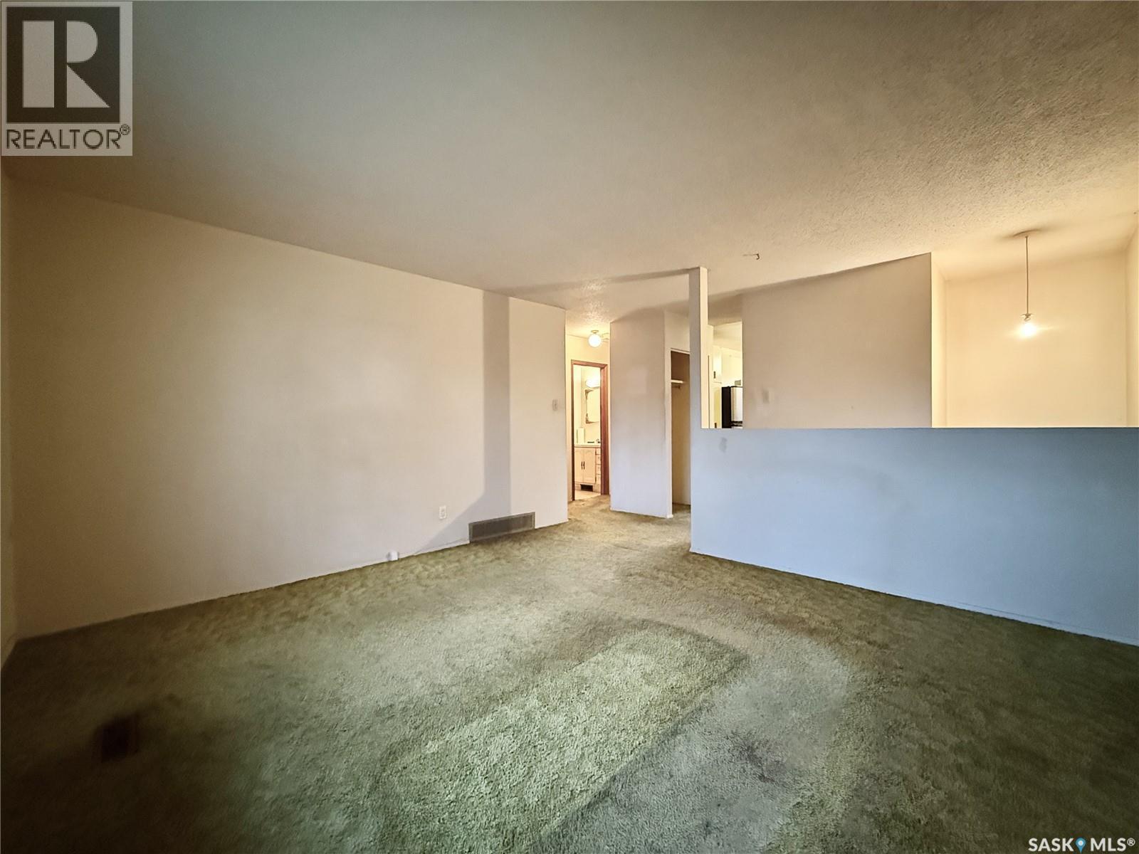 83 Young Crescent, Regina, SK - Indoor Photo Showing Other Room