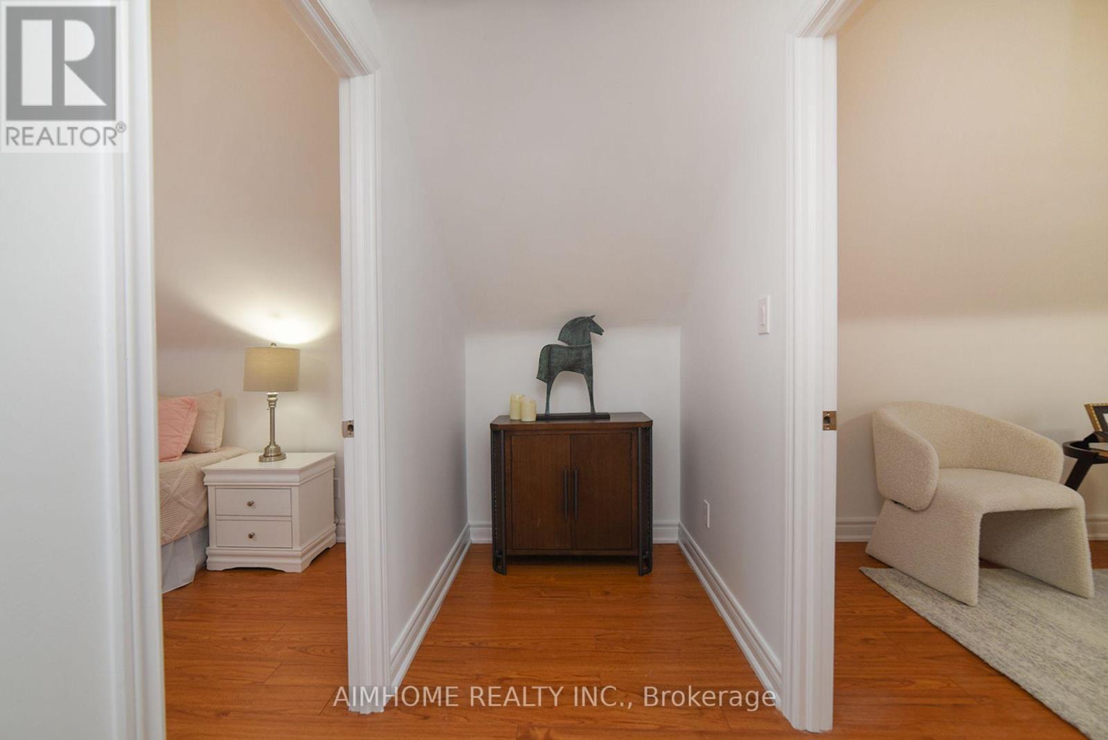 18 Ilfracombe Crescent, Toronto, ON - Indoor