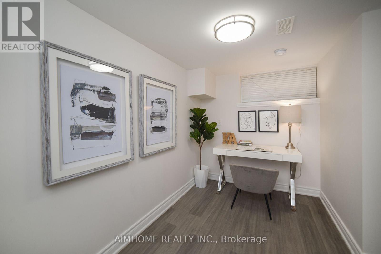 18 Ilfracombe Crescent, Toronto, ON - Indoor