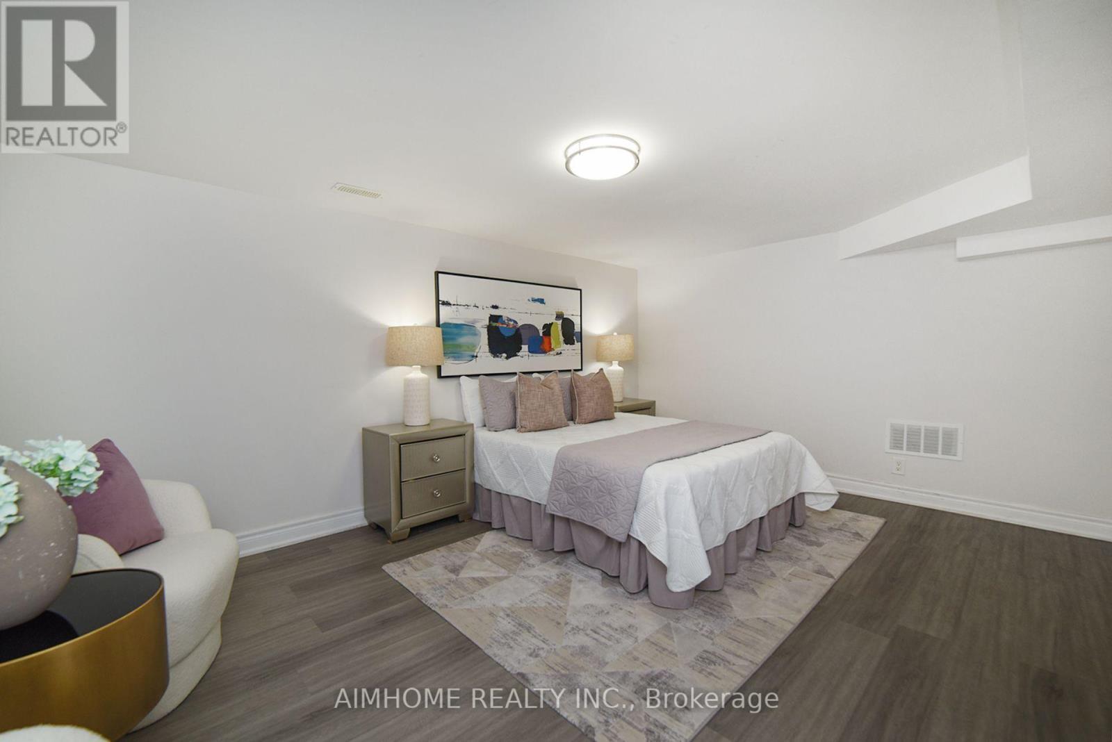 18 Ilfracombe Crescent, Toronto, ON - Indoor Photo Showing Bedroom