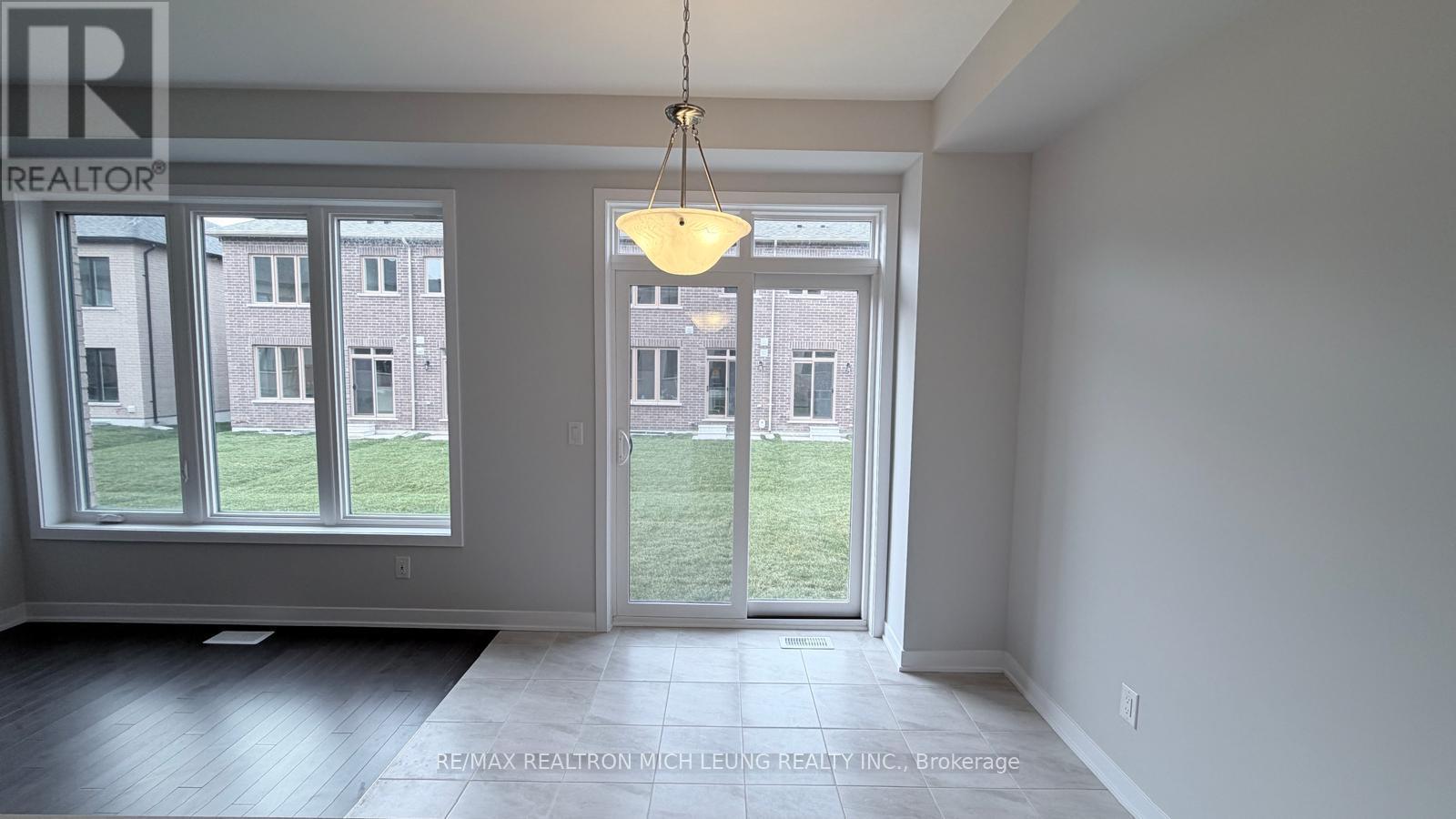 16 Harvey Bunker Crescent, Markham, ON - Indoor Photo Showing Other Room