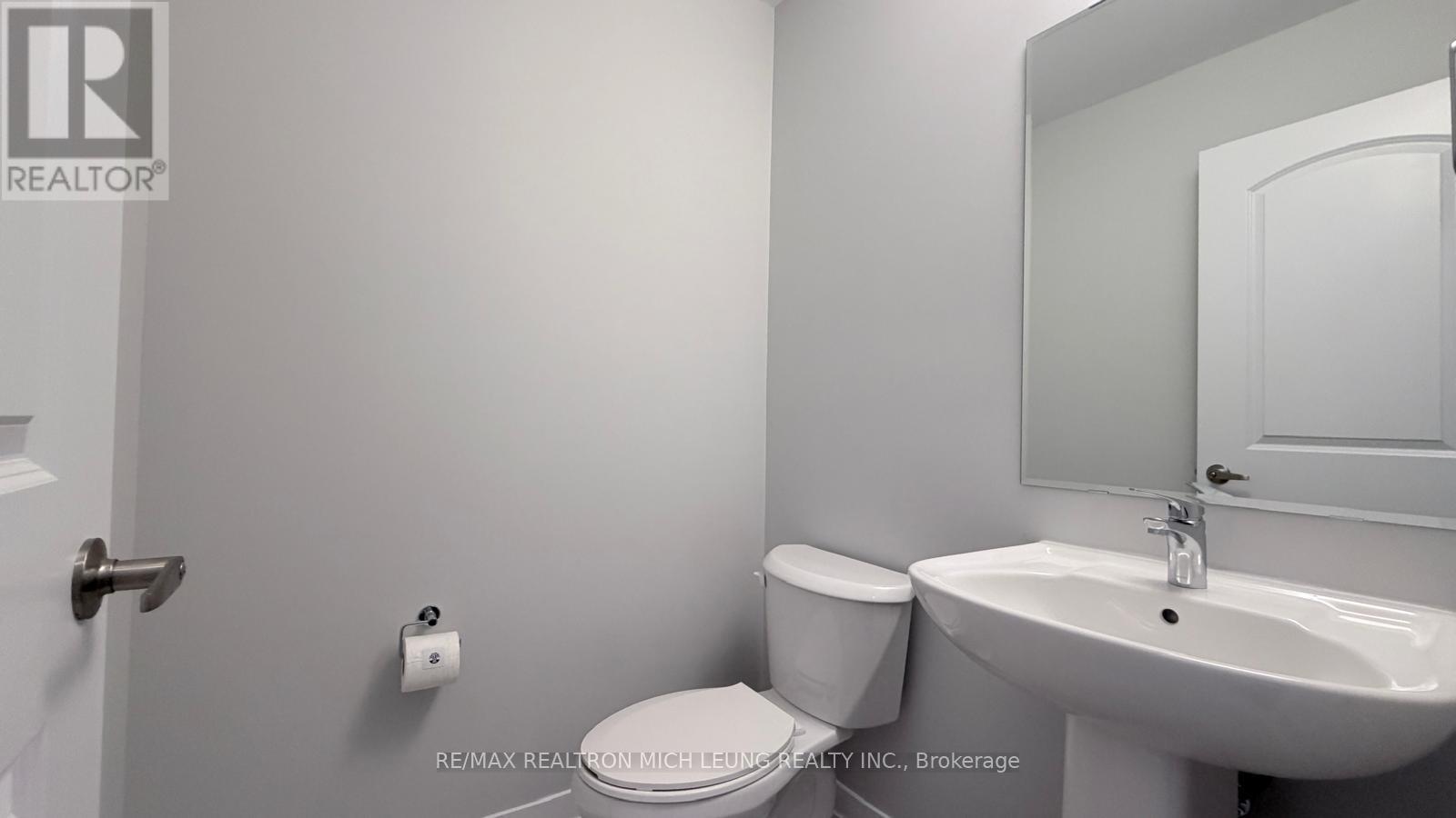 16 Harvey Bunker Crescent, Markham, ON - Indoor Photo Showing Bathroom