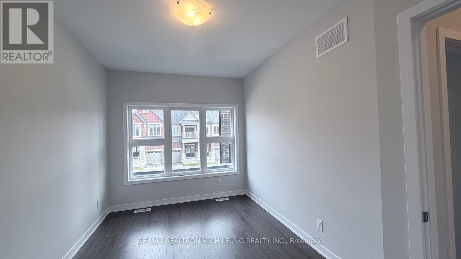 16 Harvey Bunker Crescent, Markham, ON - Indoor Photo Showing Other Room