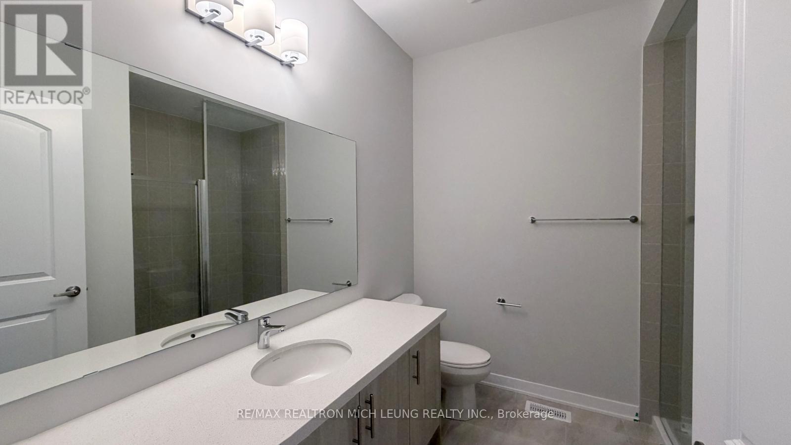16 Harvey Bunker Crescent, Markham, ON - Indoor Photo Showing Bathroom