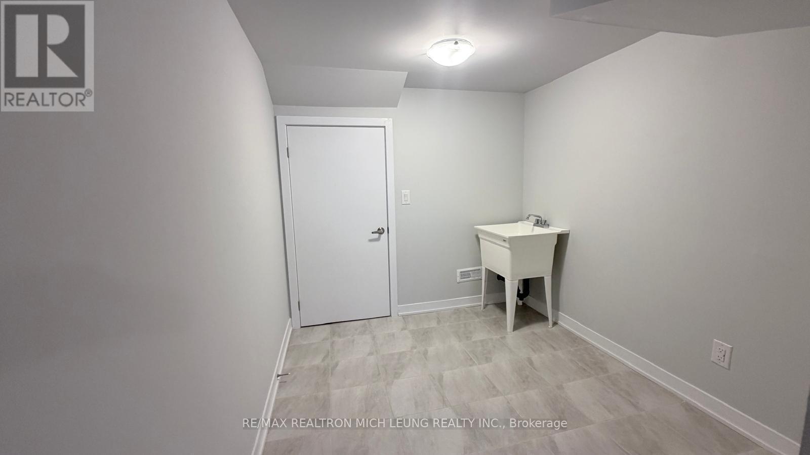 16 Harvey Bunker Crescent, Markham, ON - Indoor Photo Showing Other Room