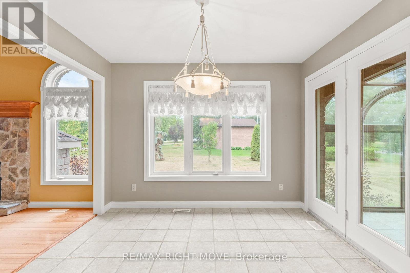 3 Thicketwood Place E, Ramara, ON - Indoor Photo Showing Other Room