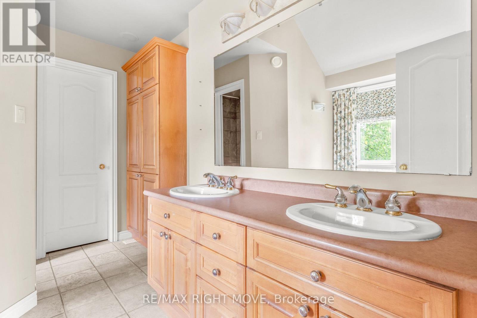 3 Thicketwood Place E, Ramara, ON - Indoor Photo Showing Bathroom