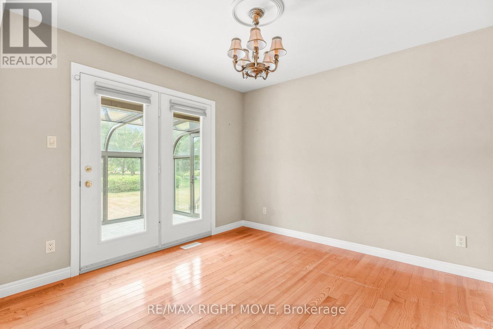 3 Thicketwood Place E, Ramara, ON - Indoor Photo Showing Other Room