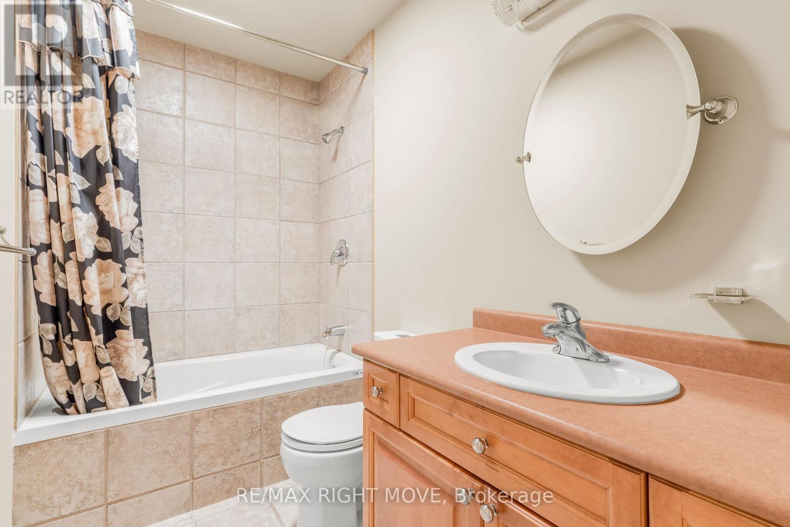 3 Thicketwood Place E, Ramara, ON - Indoor Photo Showing Bathroom
