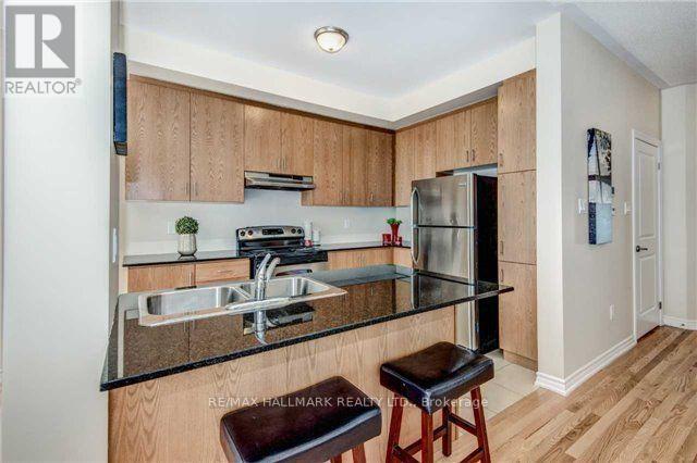 74 Lloyd Crescent, Brampton, ON - Indoor Photo Showing Kitchen With Double Sink