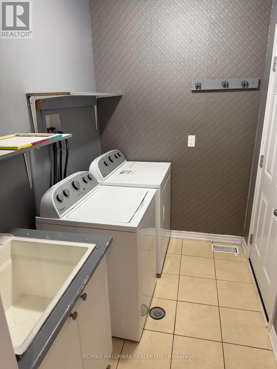 74 Lloyd Crescent, Brampton, ON - Indoor Photo Showing Laundry Room