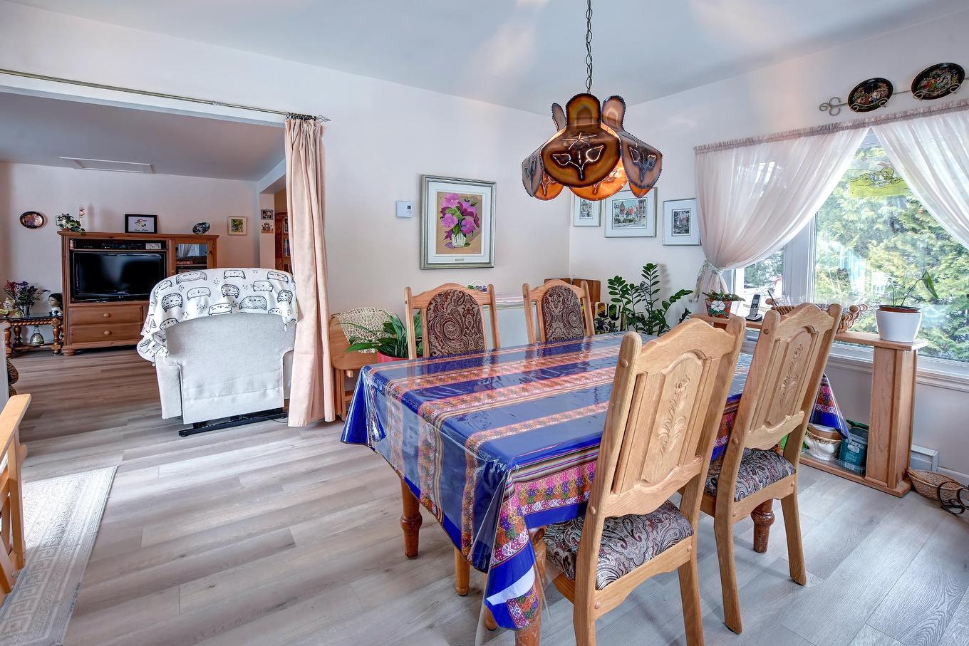 Salle à manger - 2253 Ch. Du Lac-Maurice, Sainte-Julienne, QC - Indoor Photo Showing Dining Room