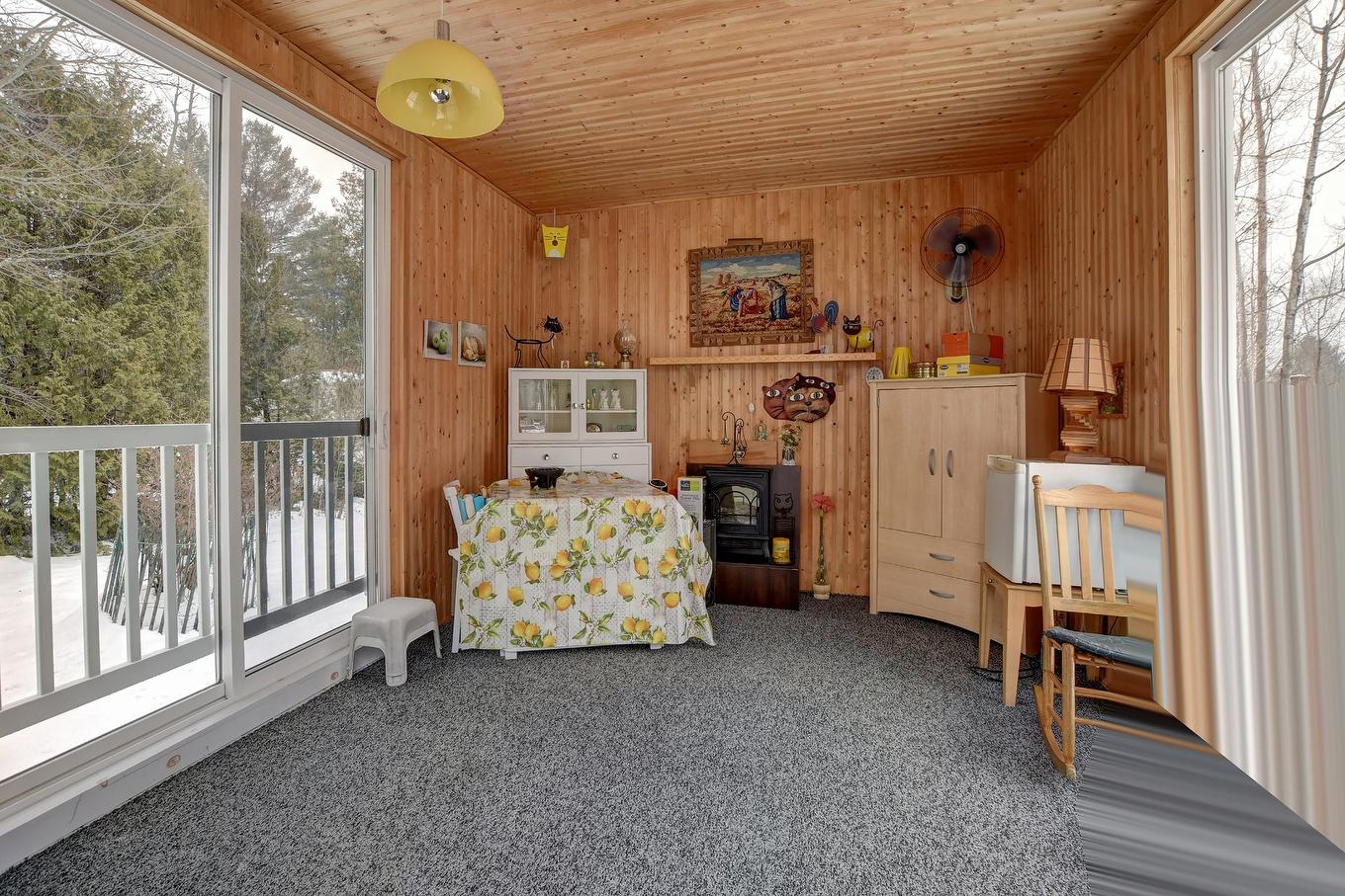 Véranda - 2253 Ch. Du Lac-Maurice, Sainte-Julienne, QC - Indoor Photo Showing Other Room