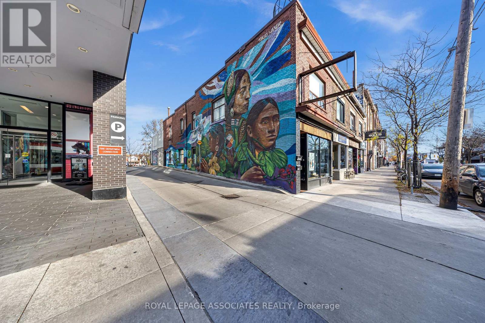 1532 Dundas Street W, Toronto, ON