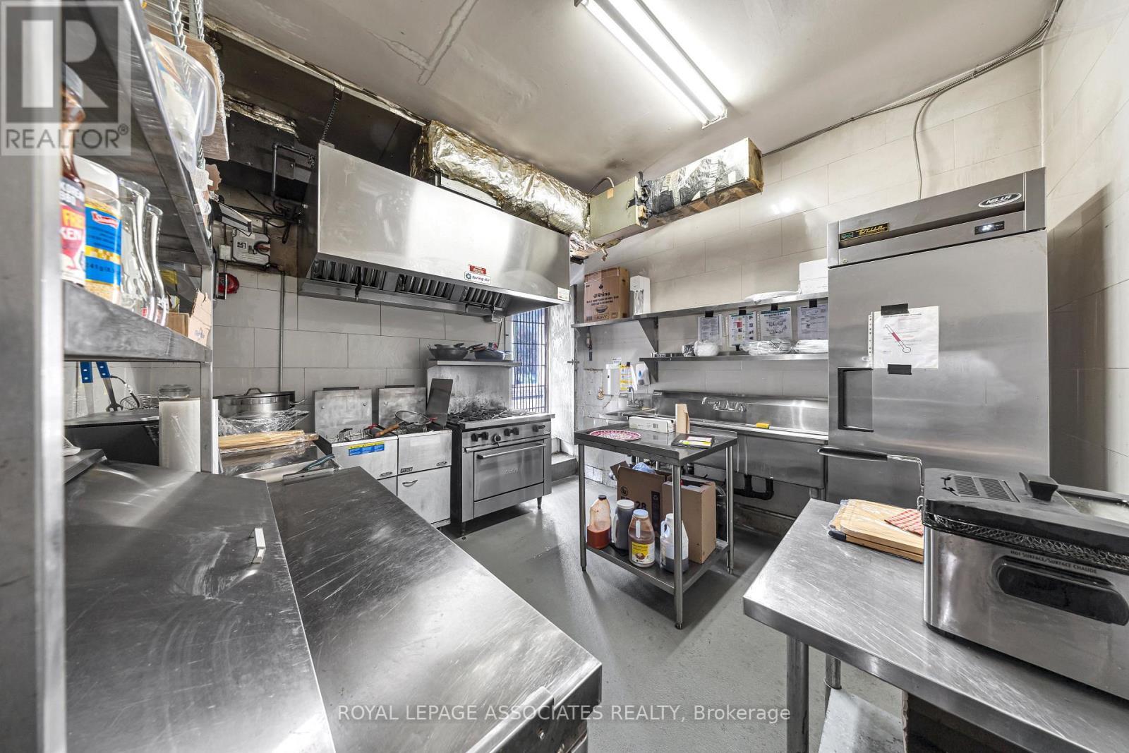 1532 Dundas Street W, Toronto, ON