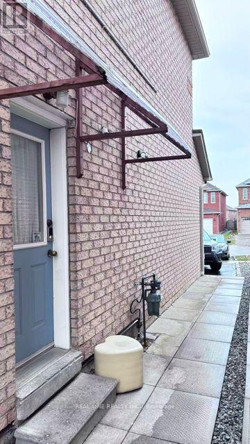 182 (Basment Only) Golden Avenue N, Markham, ON - Outdoor With Exterior