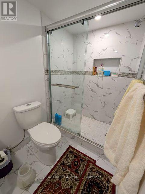 182 (Basment Only) Golden Avenue N, Markham, ON - Indoor Photo Showing Bathroom