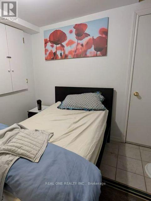 182 (Basment Only) Golden Avenue N, Markham, ON - Indoor Photo Showing Bedroom