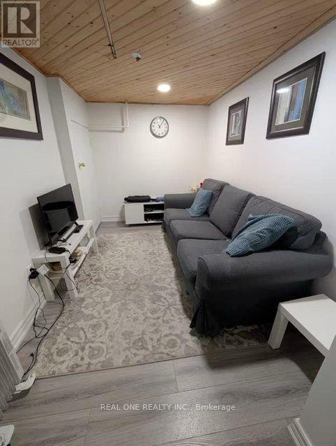 182 (Basment Only) Golden Avenue N, Markham, ON - Indoor