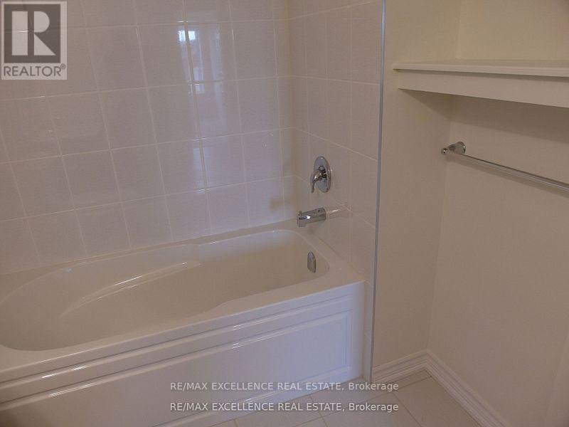 527 Fir Court, Milton, ON - Indoor Photo Showing Bathroom
