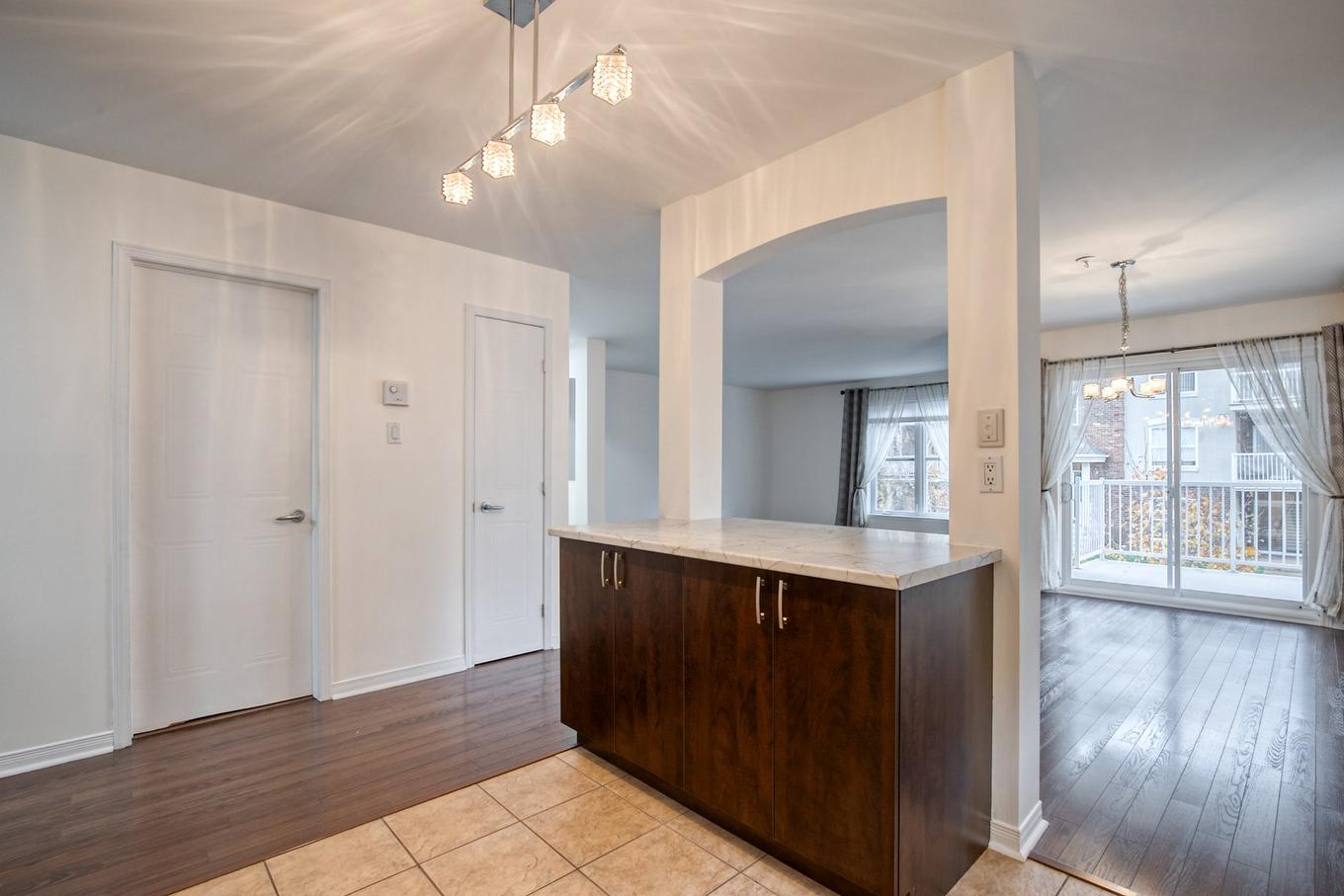 Cuisine - 201-357 Rue De Montmartre, Saint-Jean-Sur-Richelieu, QC - Indoor