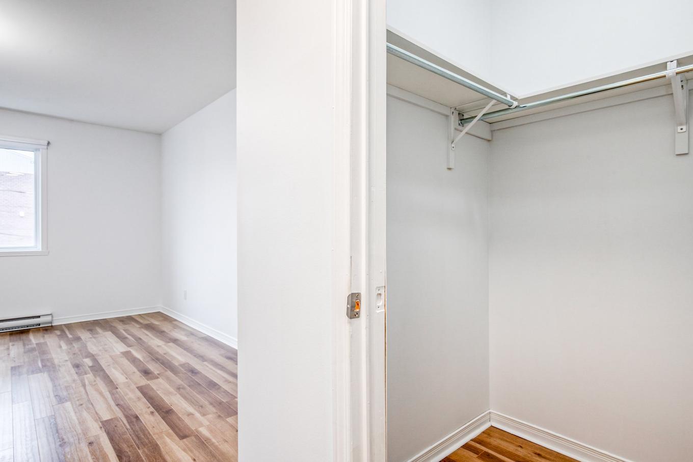 Chambre à coucher principale - 201-357 Rue De Montmartre, Saint-Jean-Sur-Richelieu, QC - Indoor Photo Showing Other Room